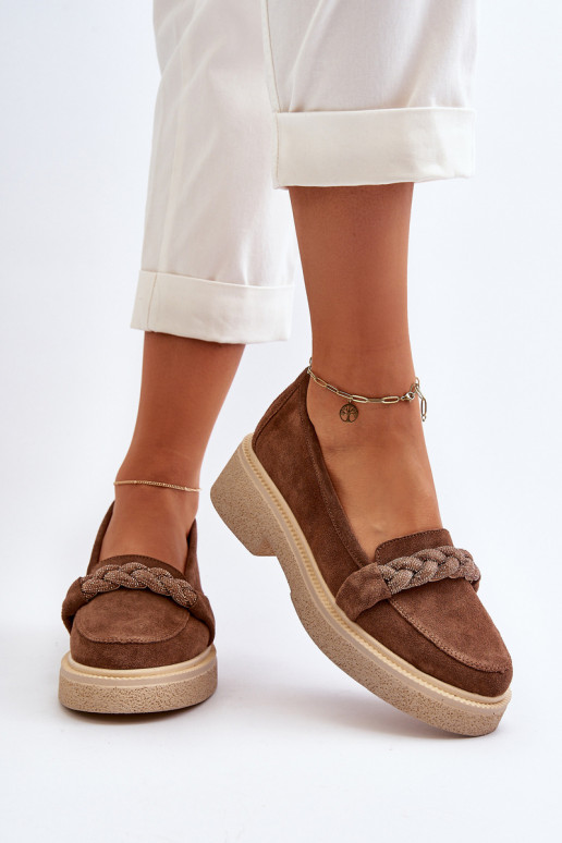 Zazoo 3429/EM Mocassins elegantes de camurça com enfeites cor marrom Zazoo 3429/EM Mocassins elegantes de camurça com enfeites cor marrom