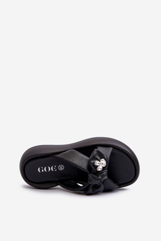 Chinelos de couro Feminino com uma plataforma cor preta GOE NN2N4110 Chinelos de couro Feminino com uma plataforma cor preta GOE NN2N4110