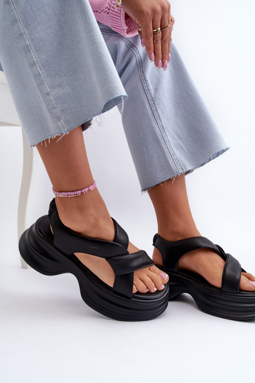 Sandálias femininas Feminino com solas maciças da moda cor preta GOE NN2N4106 Sandálias femininas Feminino com solas maciças da moda cor preta GOE NN2N4106