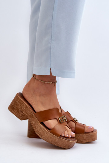 Zazoo 40412 Pele Estilo elegante Chinelos femininos com detalhes dourados cor marrom 2