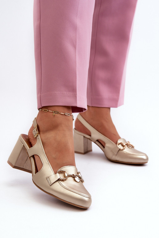 Sandálias femininas com salto Tem que serciejka 06419-25 cor dourada Sandálias femininas com salto Tem que serciejka 06419-25 cor dourada