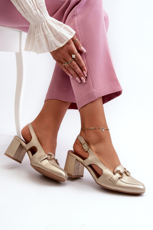 Sandálias femininas com salto Tem que serciejka 06419-25 cor dourada Sandálias femininas com salto Tem que serciejka 06419-25 cor dourada