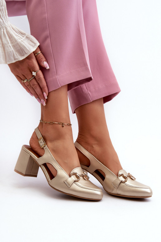 Sandálias femininas com salto Tem que serciejka 06419-25 cor dourada Sandálias femininas com salto Tem que serciejka 06419-25 cor dourada