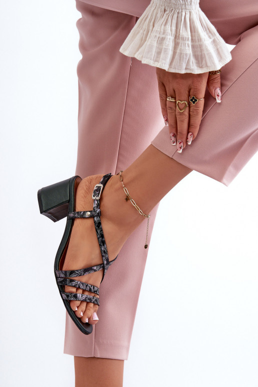 Sandálias femininas com salto baixo Tem que serciejka 06653-09 cor cáqui Sandálias femininas com salto baixo Tem que serciejka 06653-09 cor cáqui