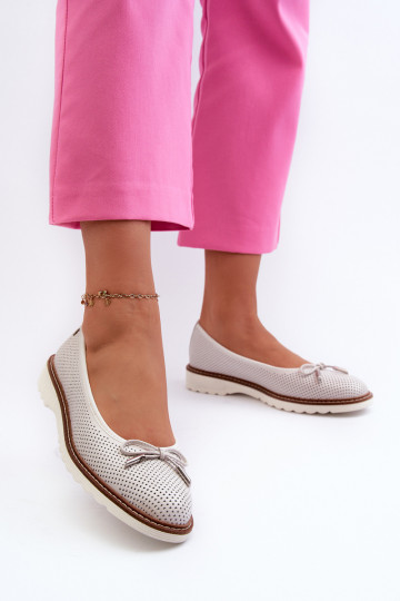 Bailarinas a céu aberto Feminino Feito de couro natural Tem que serciejka P6509-11 cor branca