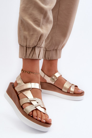 Sandálias femininas com plataforma Zazoo 40397 na cor dourada