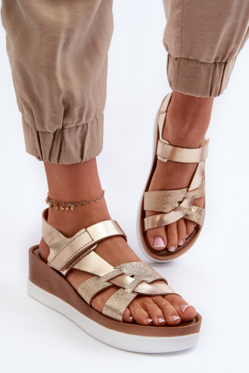 Sandálias femininas com plataforma Zazoo 40397 na cor dourada 2