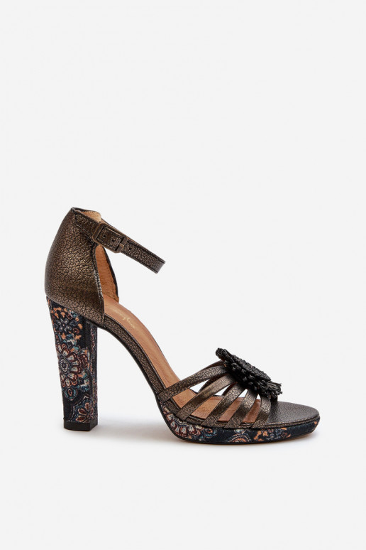 Sandálias femininas de salto alto com enfeites Tem que serciejka 06620-20 cor cinza Sandálias femininas de salto alto com enfeites Tem que serciejka 06620-20 cor cinza