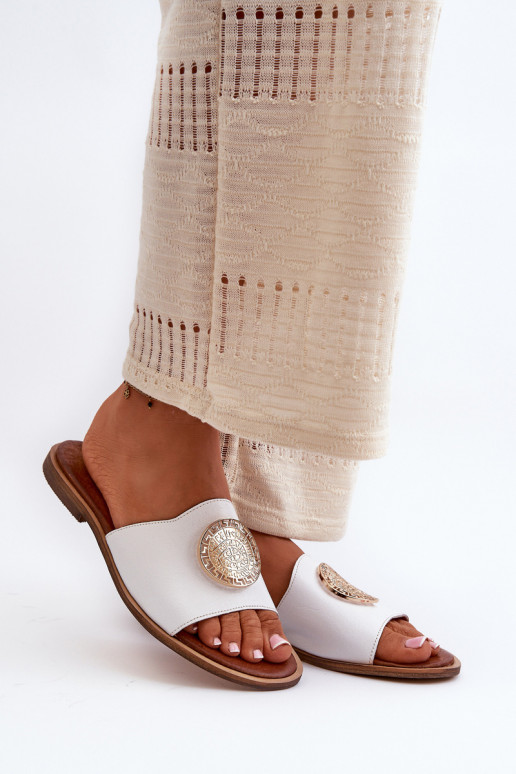 Zazoo 2938 Chinelos de couro com salto largo com enfeites cor branca Zazoo 2938 Chinelos de couro com salto largo com enfeites cor branca