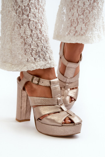 Sandálias femininas de salto alto Pele Tem que serciejka 06050-25 cor dourada