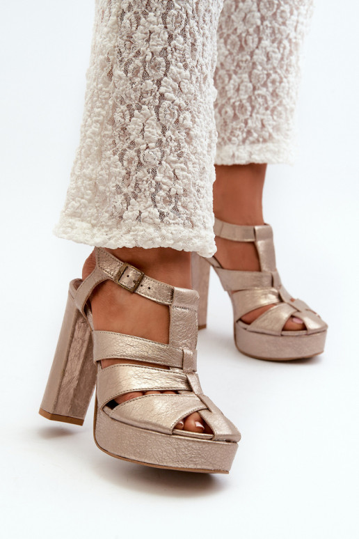 Sandálias femininas de salto alto Pele Tem que serciejka 06050-25 cor dourada Sandálias femininas de salto alto Pele Tem que serciejka 06050-25 cor dourada