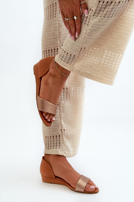 Sandálias femininas Tem que serciejka 1971-68 marrom-cor dourada Sandálias femininas Tem que serciejka 1971-68 marrom-cor dourada