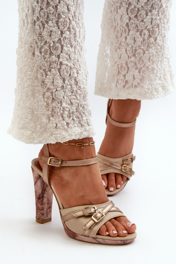 Pele Sandálias femininas de salto alto Tem que serciejka 06564-22 bege-cor dourada