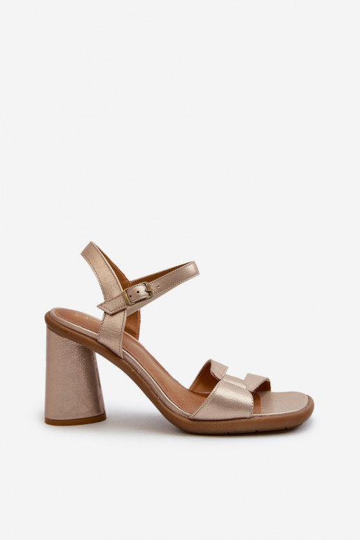 Sandálias femininas com salto Tem que serciejka 06029-25 cor dourada Sandálias femininas com salto Tem que serciejka 06029-25 cor dourada