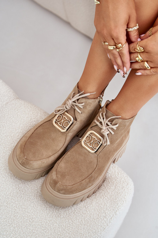 Zazoo 2952 Sapatos de camurça com detalhes dourados bege Zazoo 2952 Sapatos de camurça com detalhes dourados bege