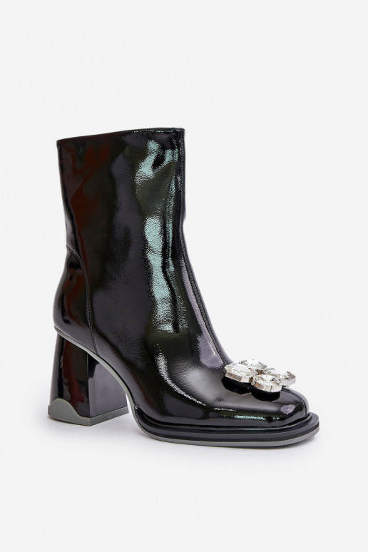 com efeito verniz Botas femininas com enfeites D&A MR880-019 cor preta com efeito verniz Botas femininas com enfeites D&A MR880-019 cor preta