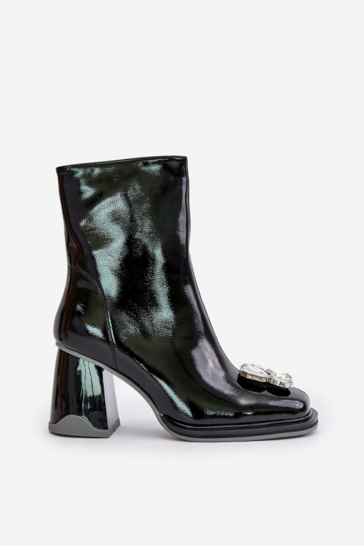 com efeito verniz Botas femininas com enfeites D&A MR880-019 cor preta com efeito verniz Botas femininas com enfeites D&A MR880-019 cor preta