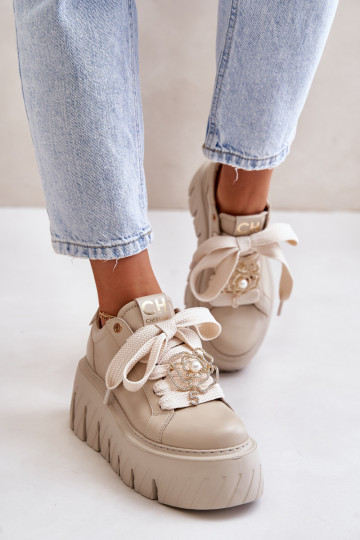 À modalo de tênis Feminino com solas maciças da moda com detalhes dourados CheBello 4530 bege