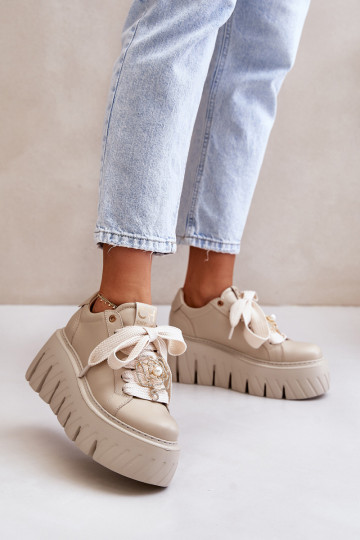 À modalo de tênis Feminino com solas maciças da moda com detalhes dourados CheBello 4530 bege 2