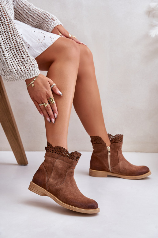 sapatos de salto baixo para mulheres com salto largo de camurça LeParaski 3624 cor marrom