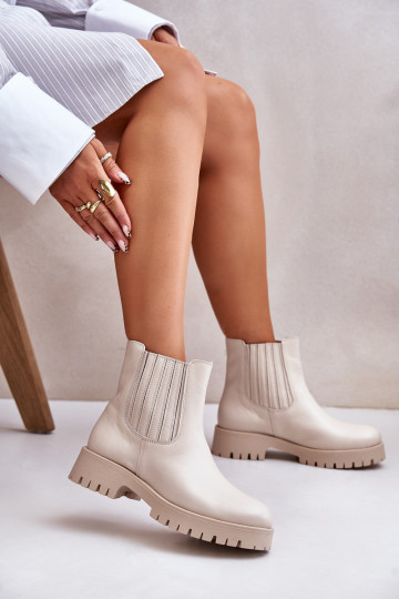 Botas curtas femininas de couro com saltos largos na cor marfim LeĮskis 3611