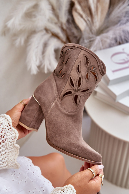 Botas de camurça perfuradas com salto LeParaski 3629 bege