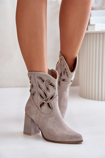 Botas de camurça perfuradas com salto LeParaski 3629 cor capuccino