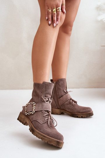 Botas de camurça decoradas com fivelas na cor areia Zazoo 2951 2