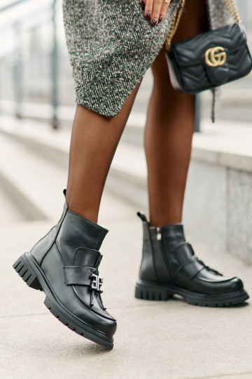 Botas de couro quentes com salto largo e ornamentos Asperra cor preta 2
