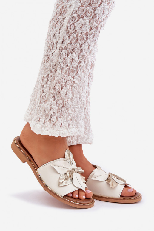 Chinelos com enfeites couro natural Zazoo 3667 cor branca Chinelos com enfeites couro natural Zazoo 3667 cor branca