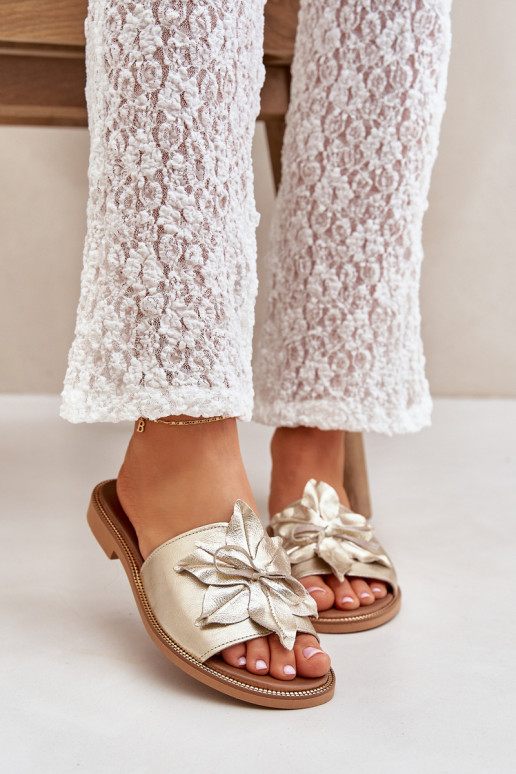 Chinelos com enfeites couro natural Zazoo 3667 cor dourada Chinelos com enfeites couro natural Zazoo 3667 cor dourada