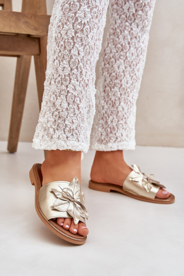 Chinelos com enfeites couro natural Zazoo 3667 cor dourada 2