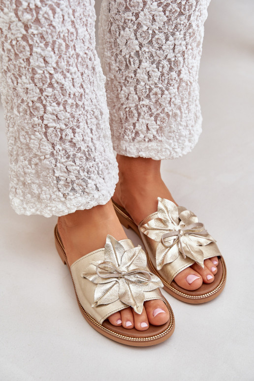 Chinelos com enfeites couro natural Zazoo 3667 cor dourada Chinelos com enfeites couro natural Zazoo 3667 cor dourada