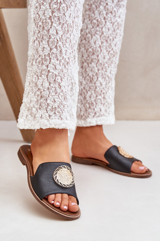 Chinelos de couro com enfeites com salto largo Zazoo 3047/O cor preta Chinelos de couro com enfeites com salto largo Zazoo 3047/O cor preta