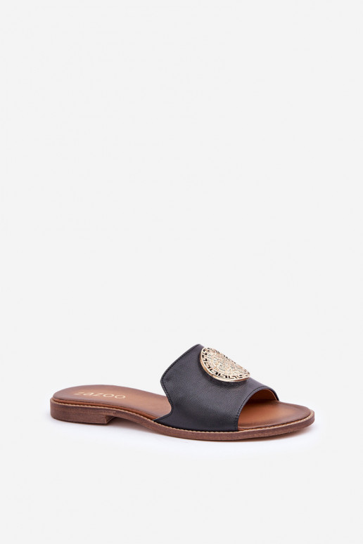 Chinelos de couro com enfeites com salto largo Zazoo 3047/O cor preta Chinelos de couro com enfeites com salto largo Zazoo 3047/O cor preta