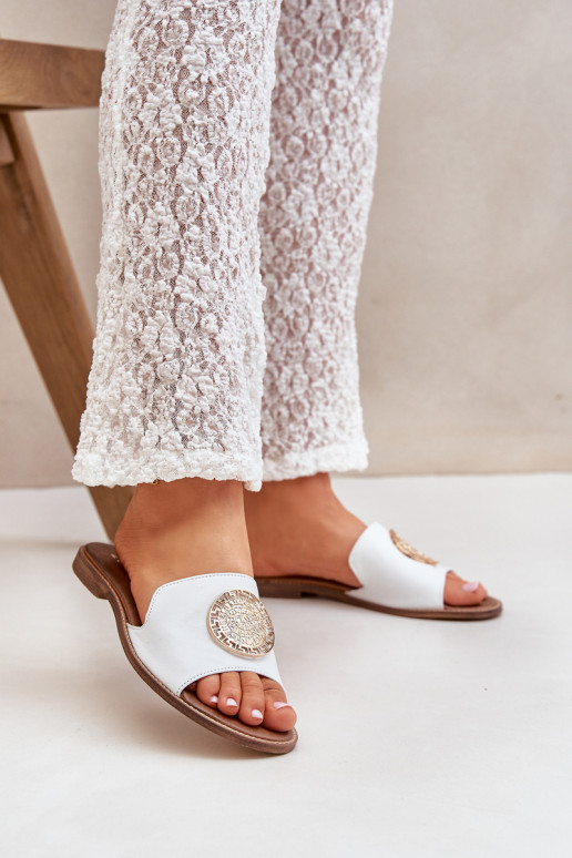 Chinelos de couro com enfeites com salto largo Zazoo 3047/O cor branca Chinelos de couro com enfeites com salto largo Zazoo 3047/O cor branca