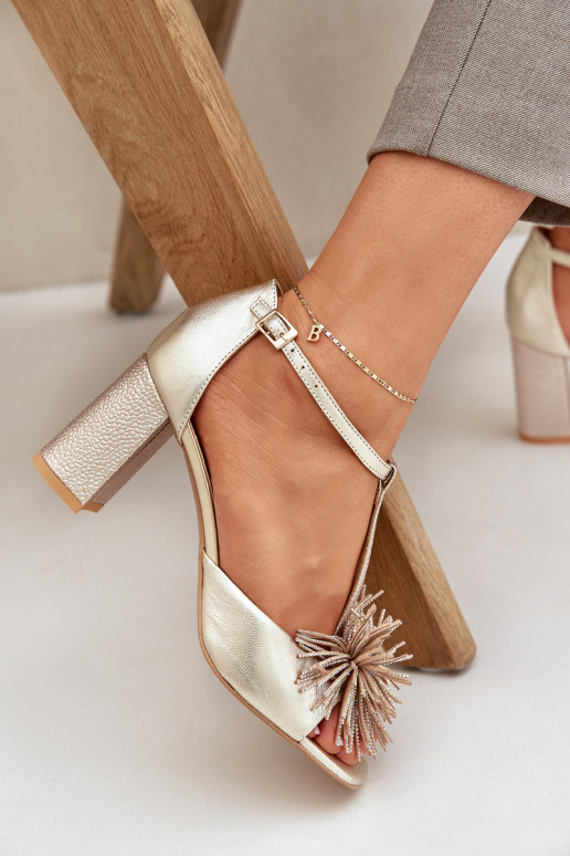 sandálias Pele com salto com enfeites Laura Messi 2758 cor dourada sandálias Pele com salto com enfeites Laura Messi 2758 cor dourada