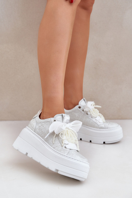 Pele À modalo de tênis com uma plataforma CheBello 4658 cor prata Pele À modalo de tênis com uma plataforma CheBello 4658 cor prata