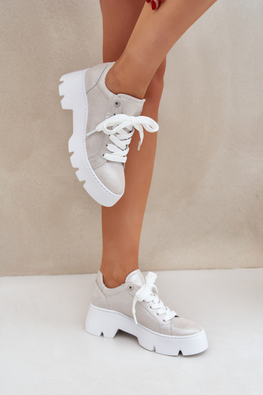 À modalo de tênis tênis com uma plataforma CheBello 4632 cor prata