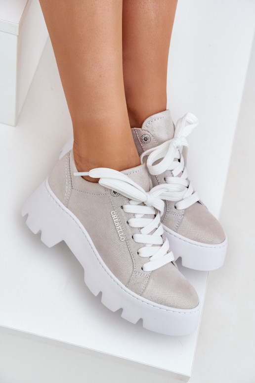 À modalo de tênis tênis com uma plataforma CheBello 4632 cor prata