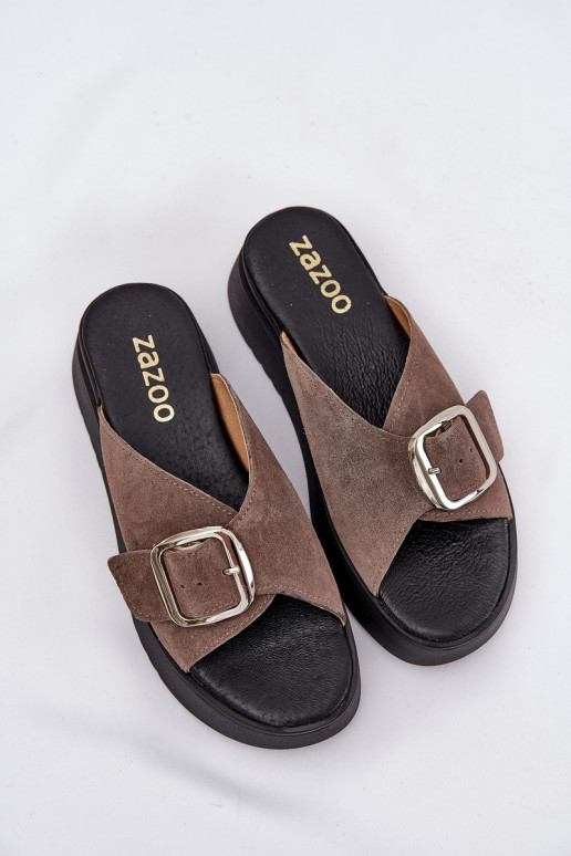 Chinelos femininos de camurça com fivelas com uma plataforma Zazoo 3019 cor marrom Chinelos femininos de camurça com fivelas com uma plataforma Zazoo 3019 cor marrom