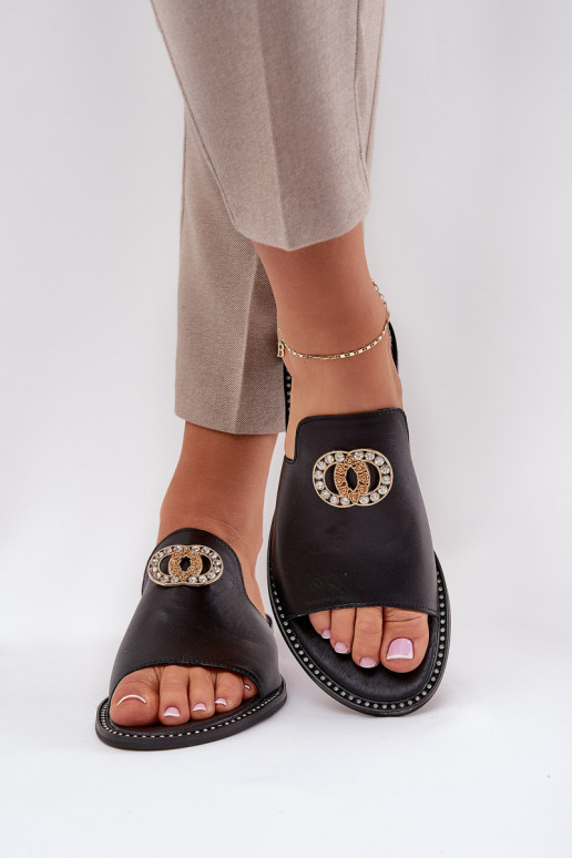 Estilo elegante Chinelos de couro Feminino com enfeites Zazoo 3008 cor preta Estilo elegante Chinelos de couro Feminino com enfeites Zazoo 3008 cor preta