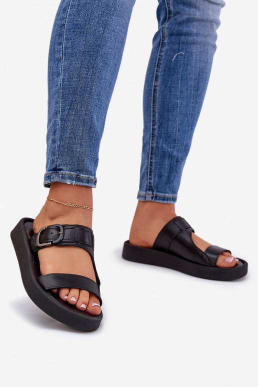 Chinelos de couro Feminino com uma plataforma Zazoo 3024 cor preta Chinelos de couro Feminino com uma plataforma Zazoo 3024 cor preta