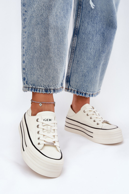 Pele Sapatos de lazer com uma plataforma GOE RR2N4106 cor branca Pele Sapatos de lazer com uma plataforma GOE RR2N4106 cor branca