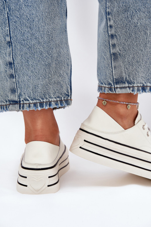 Pele Sapatos de lazer com uma plataforma GOE RR2N4106 cor branca Pele Sapatos de lazer com uma plataforma GOE RR2N4106 cor branca