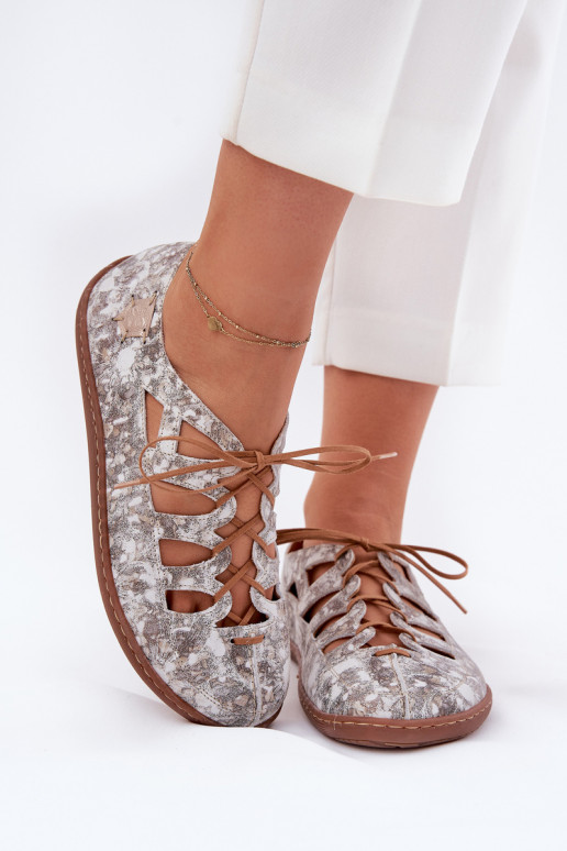 Bailarinas Com recortes Tem que serciejka 06835-25/00-1 cor dourada Bailarinas Com recortes Tem que serciejka 06835-25/00-1 cor dourada