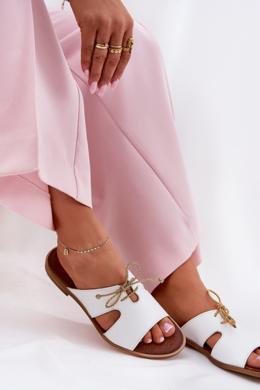 Chinelos de couro Feminino com salto largo Zazoo 3022 cor branca Chinelos de couro Feminino com salto largo Zazoo 3022 cor branca