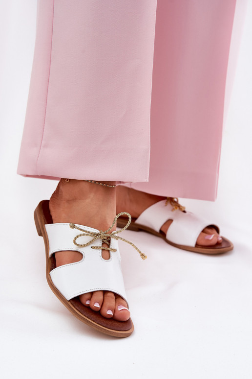 Chinelos de couro Feminino com salto largo Zazoo 3022 cor branca Chinelos de couro Feminino com salto largo Zazoo 3022 cor branca