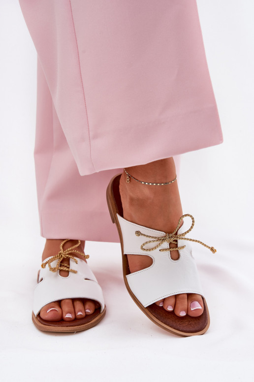 Chinelos de couro Feminino com salto largo Zazoo 3022 cor branca Chinelos de couro Feminino com salto largo Zazoo 3022 cor branca