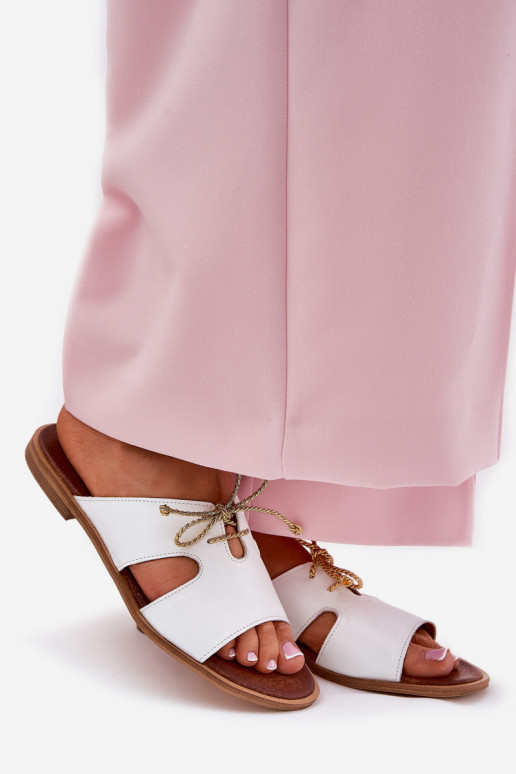 Chinelos de couro Feminino com salto largo Zazoo 3022 cor branca Chinelos de couro Feminino com salto largo Zazoo 3022 cor branca